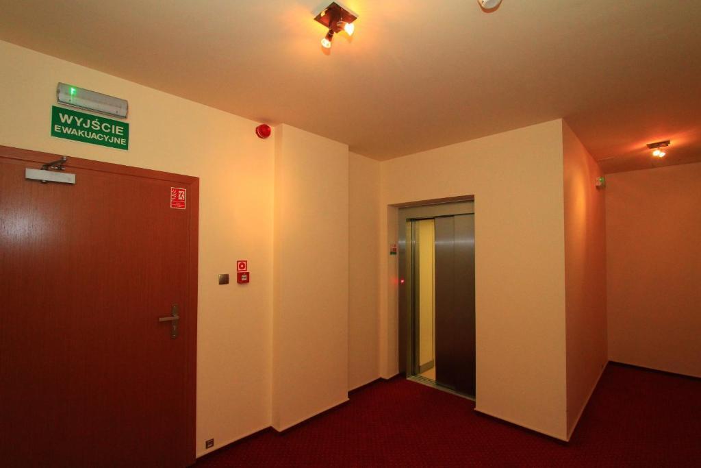 Hotel Rydzewski Элк Экстерьер фото